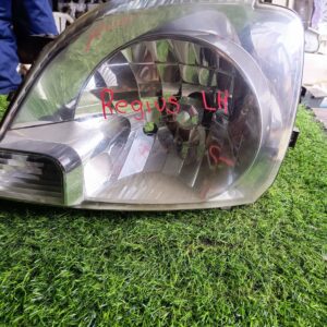 Farol original izquierdo de toyota Regius año 2004