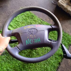 volante completo de toyota Noah