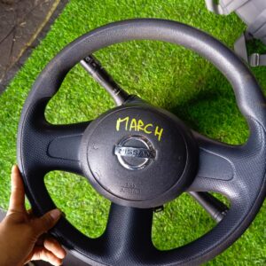 Volante completo de nissan march 2004