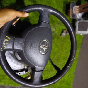volante de Toyota Passo 2004