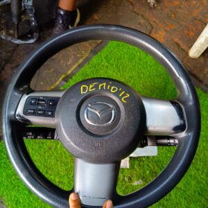volante completo de mazda Demio 2012