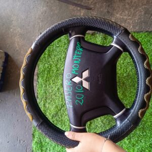 volante completo de mitsubishi Montero 2010