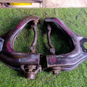 Bandeja de Toyota Noah De Arriba 99